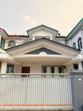 First Curve Ipoh Homestay